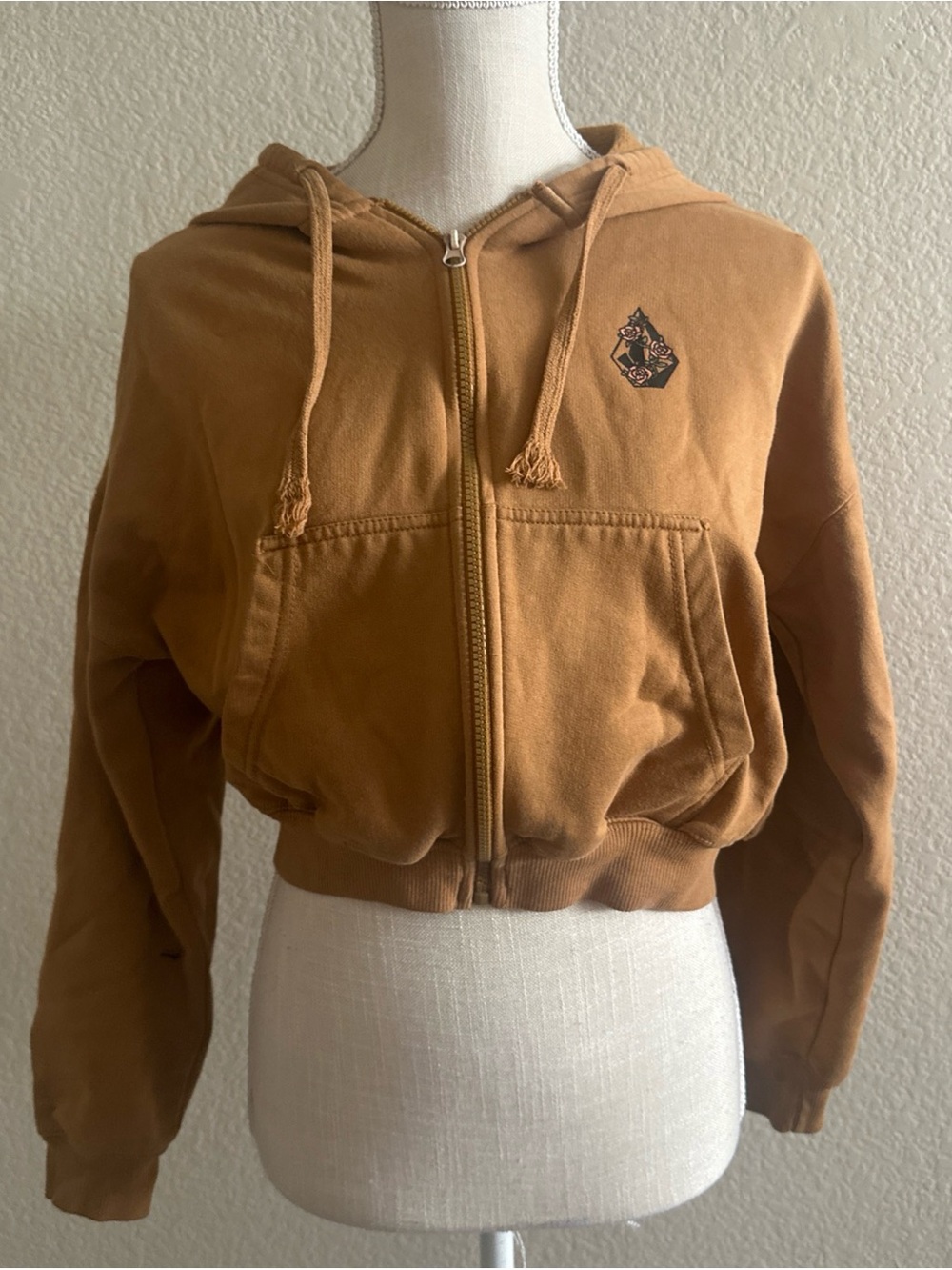 Volcom Cropped Hoodie Womens SMALL Rose Graphic Skate Surf